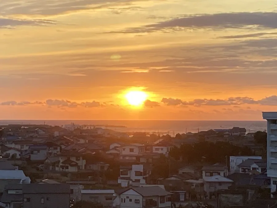 日の出の写真|新しい1日の幕開けをイメージさせる風景
