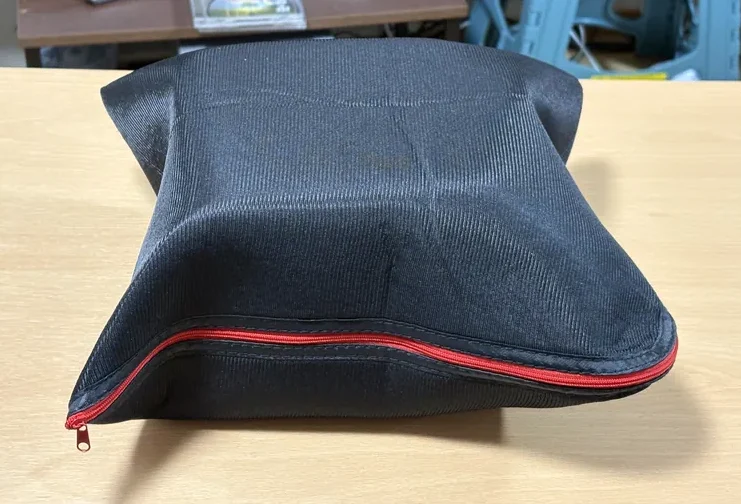 CPAPをクッションケースに入れた写真