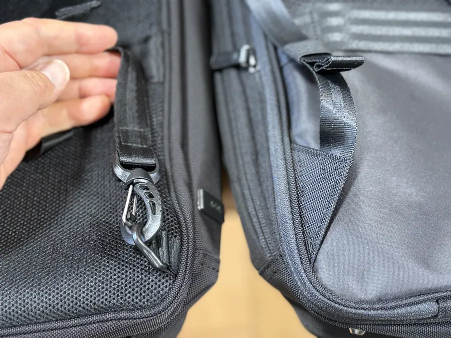 ハーネス取り付け部