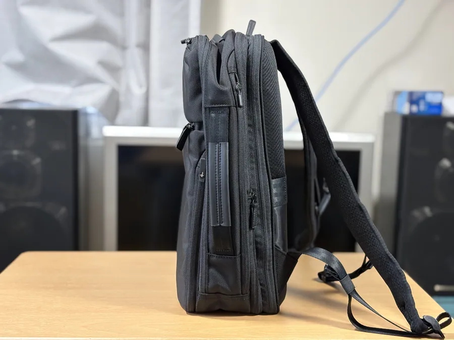 薄くても自立する画像