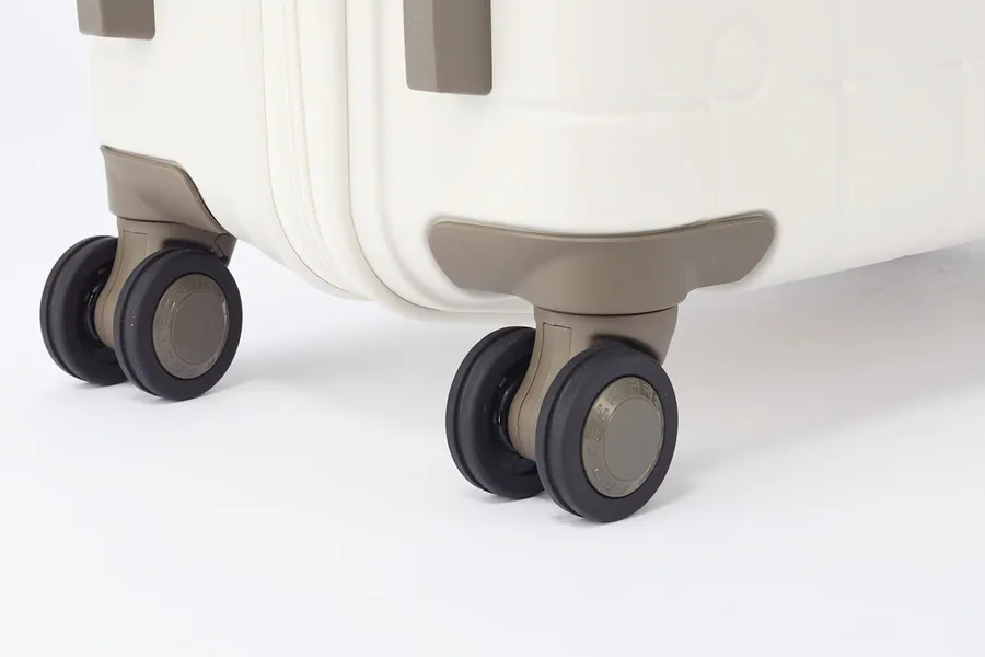 プロテカ360G5の双輪ベアロンホイール。360シリーズ初採用のダブルキャスター